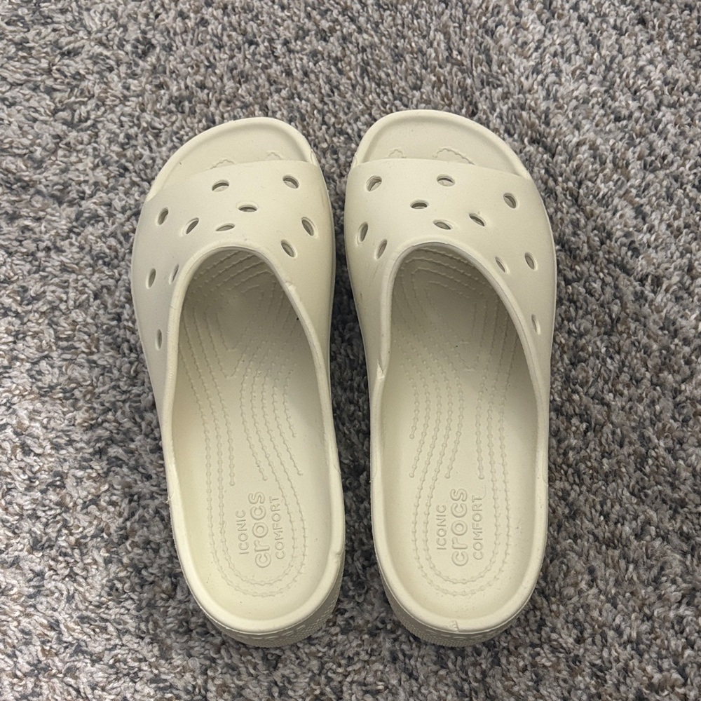 CROCS Women Cream Slide Sandals